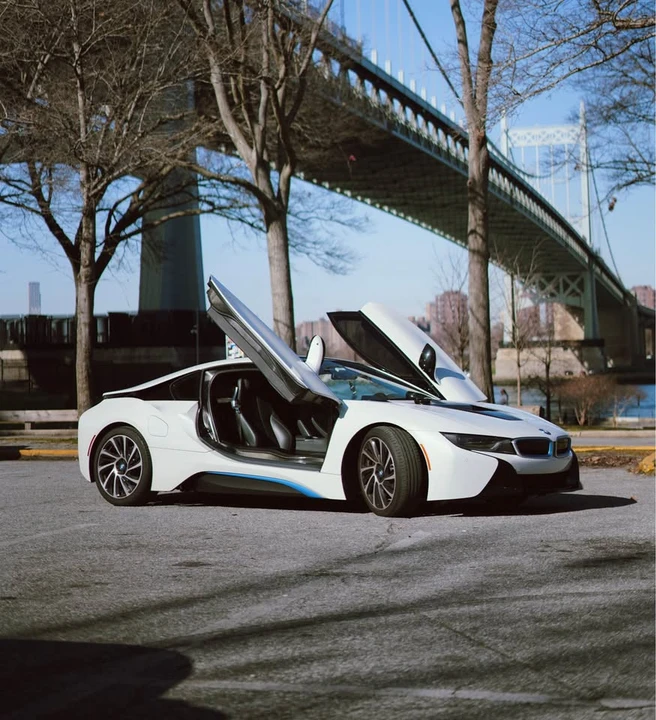 2015 BMW i8 - Image 7 of 12