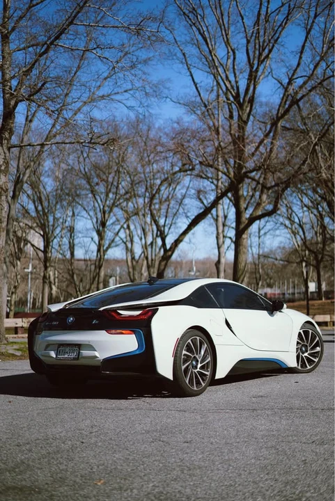 2015 BMW i8 - Image 5 of 12