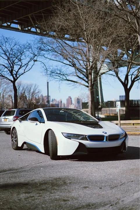 2015 BMW i8 - Image 4 of 12