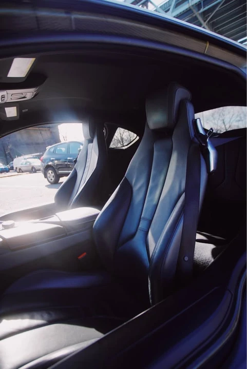 2015 BMW i8 - Image 10 of 12