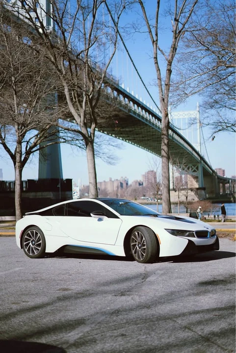 2015 BMW i8 - Image 2 of 12