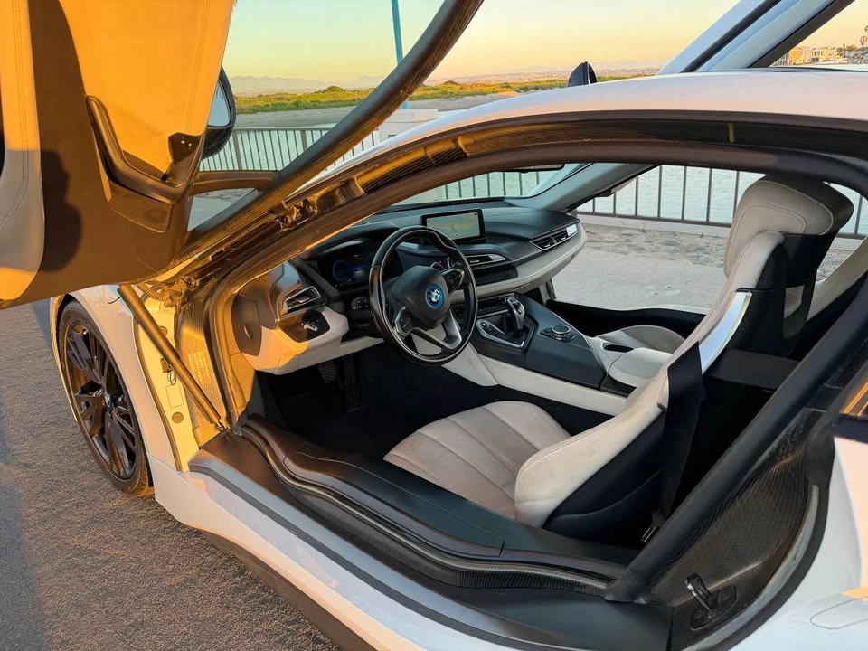 2015 BMW i8 - Image 13 of 20
