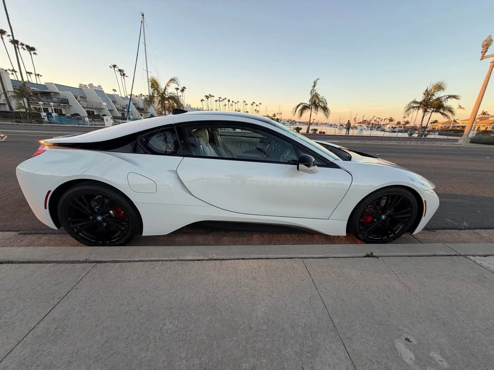 2015 BMW i8 - Image 10 of 20