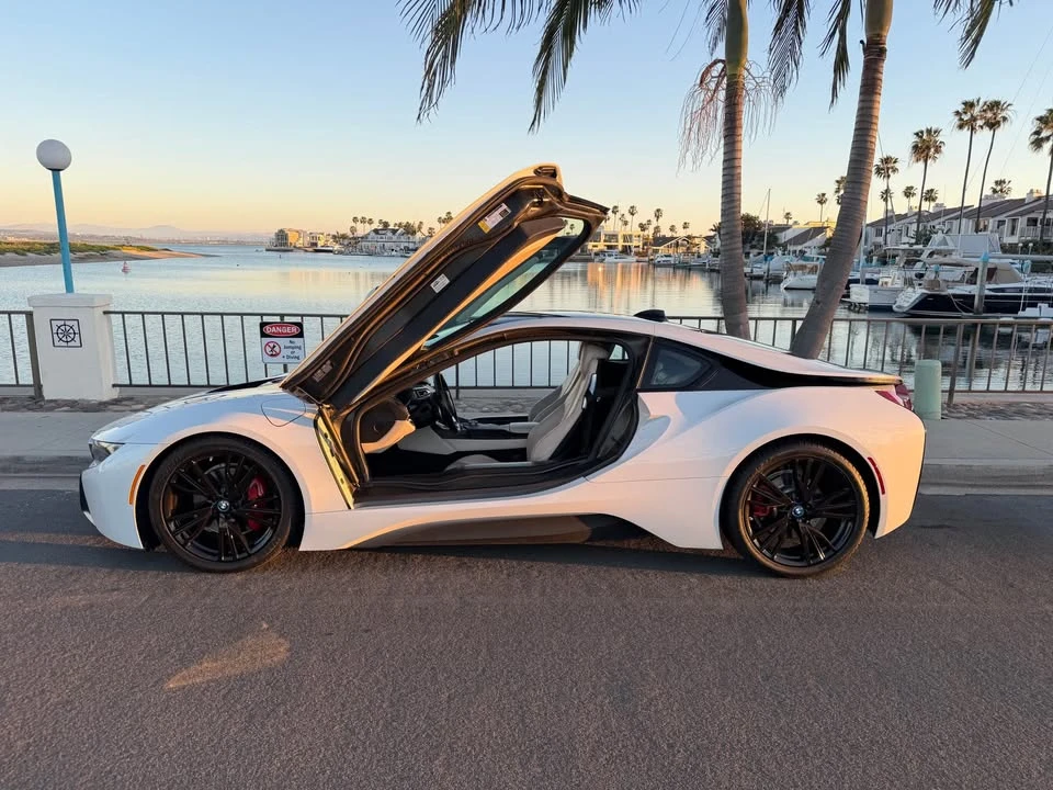 2015 BMW i8 - Image 4 of 20