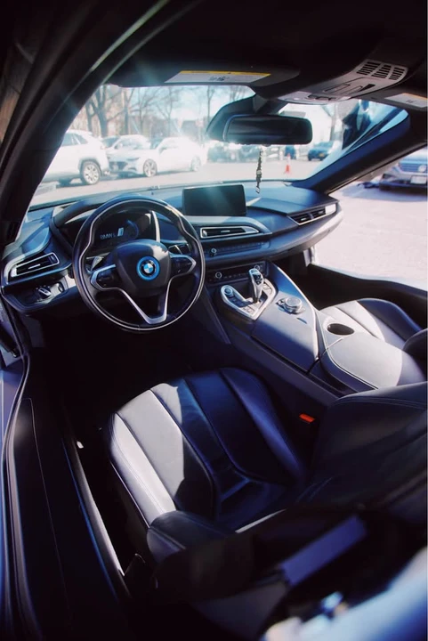 2015 BMW i8 - Image 9 of 12
