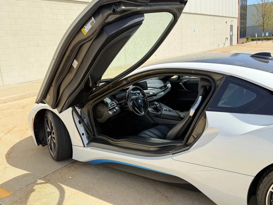 2015 BMW i8 - Image 18 of 20