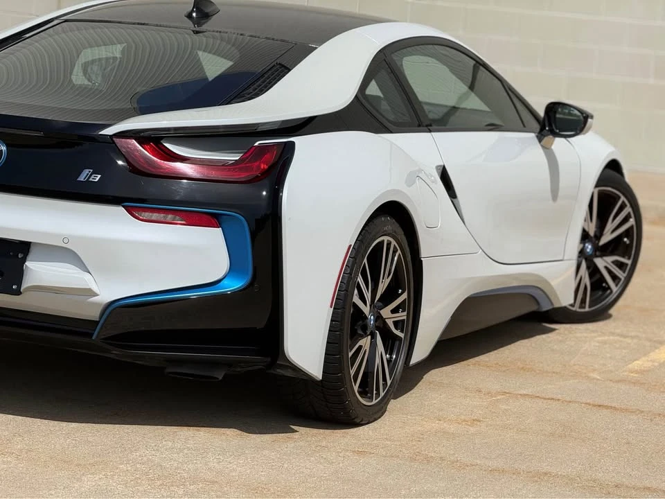 2015 BMW i8 - Image 11 of 20