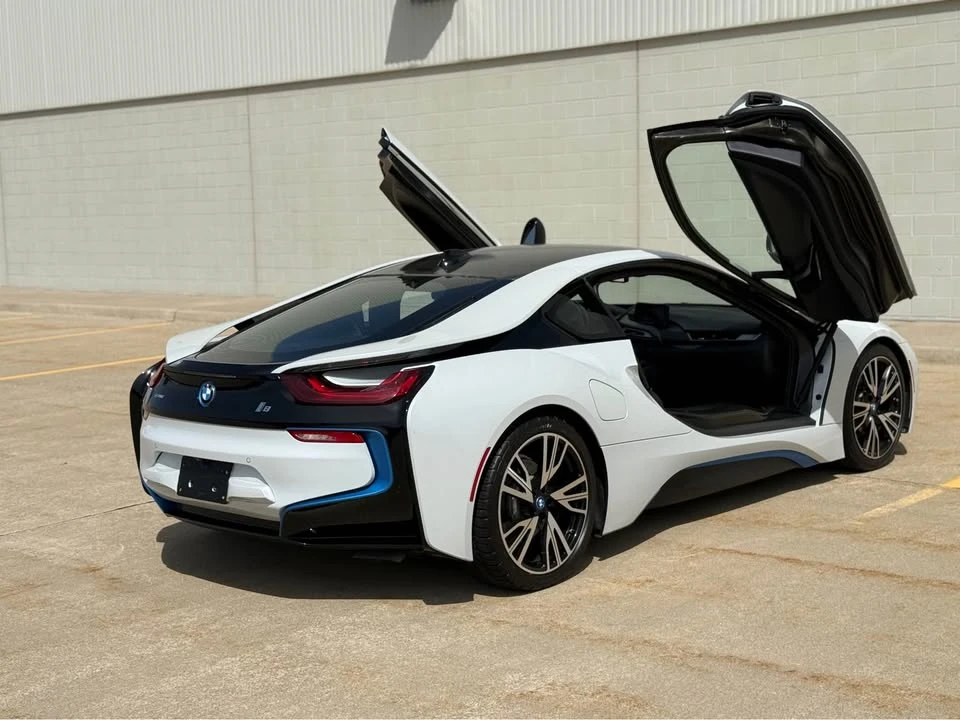 2015 BMW i8 - Image 12 of 20