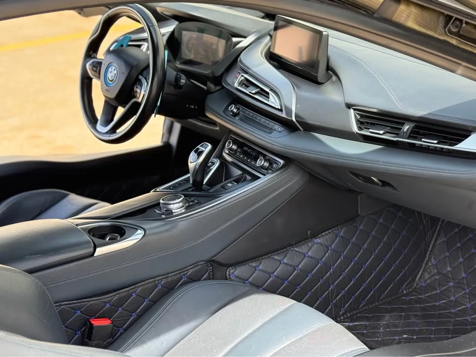 2015 BMW i8 - Image 13 of 20