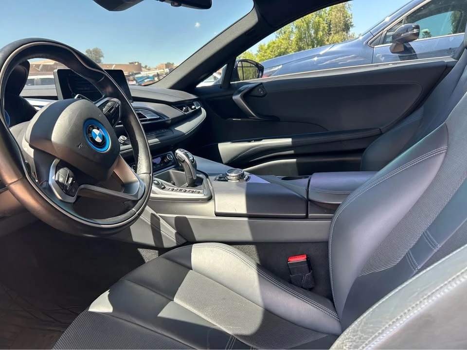 2015 BMW i8 - Image 6 of 12