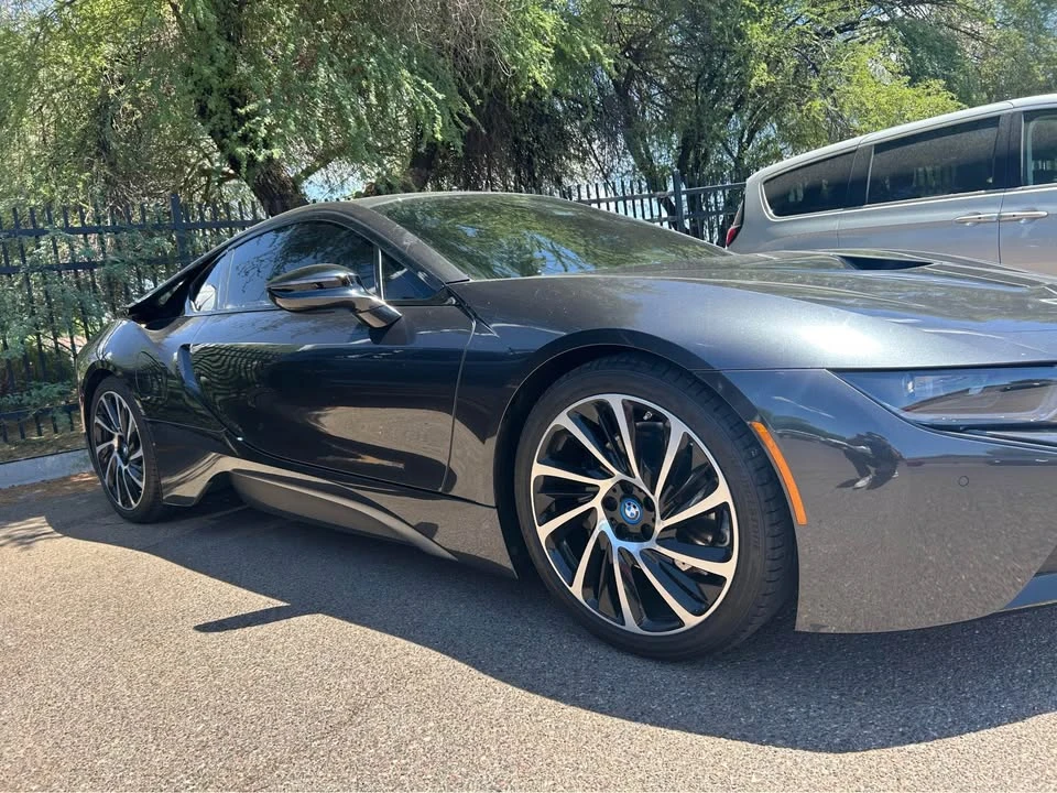 2015 BMW i8 - Image 2 of 12