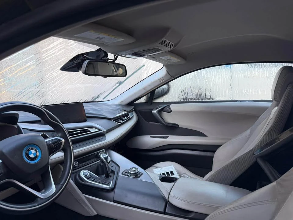 2015 BMW i8 - Image 3 of 10