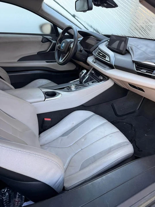2015 BMW i8 - Image 10 of 10
