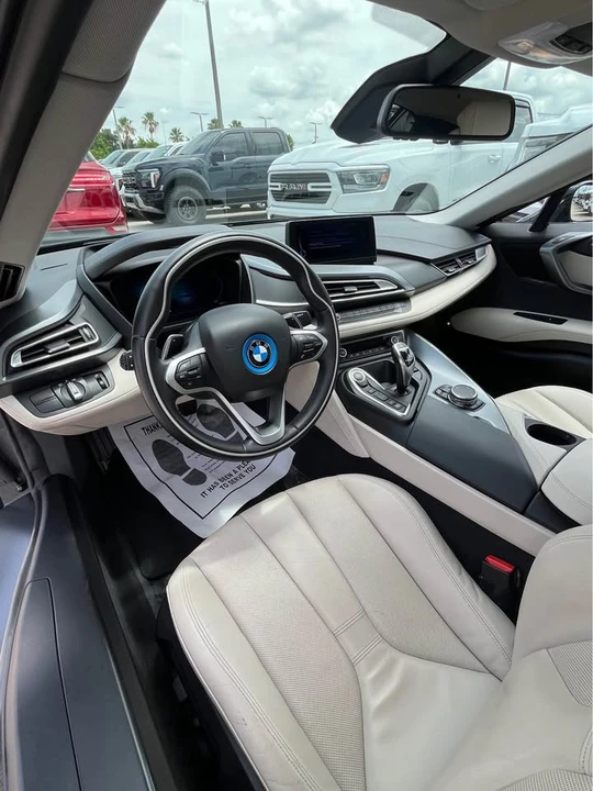 2015 BMW i8 - Image 7 of 8
