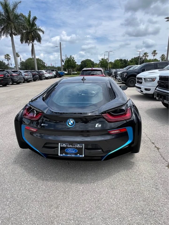 2015 BMW i8 - Image 5 of 8
