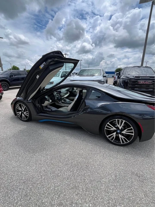 2015 BMW i8 - Image 6 of 8
