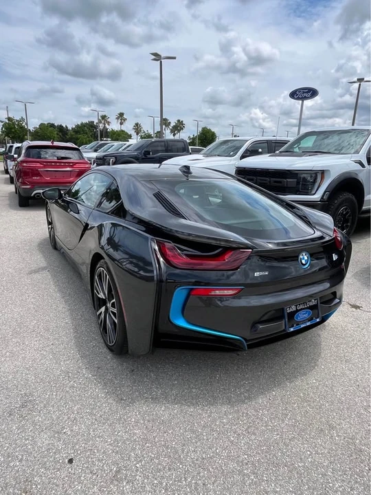 2015 BMW i8 - Image 3 of 8