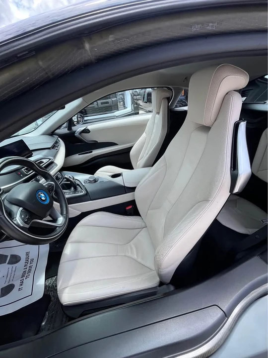 2015 BMW i8 - Image 8 of 8