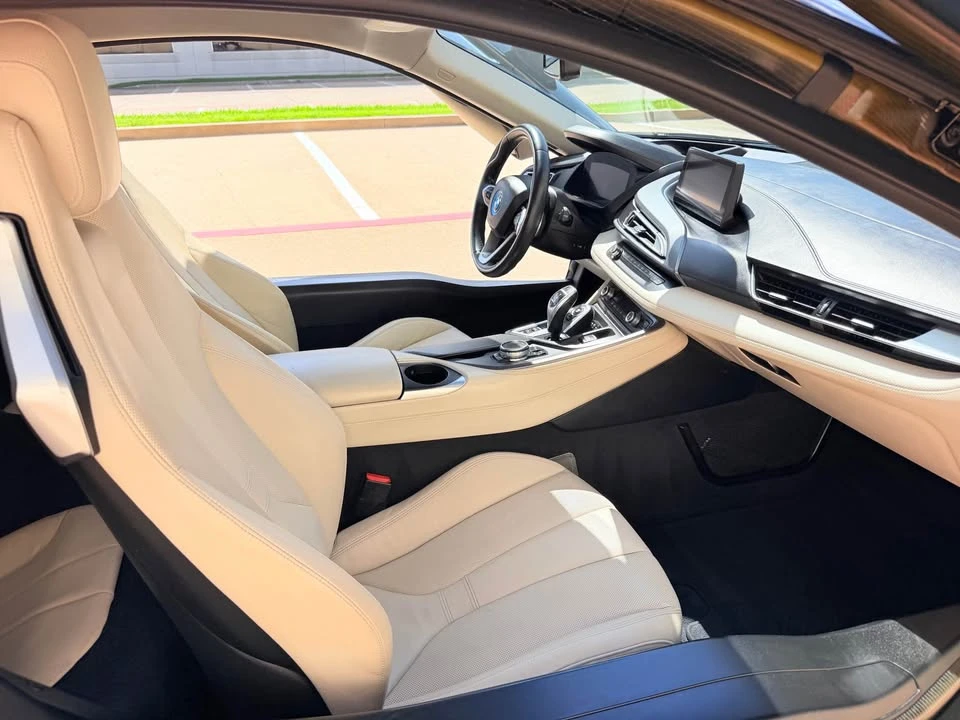 2015 BMW i8 - Image 13 of 20
