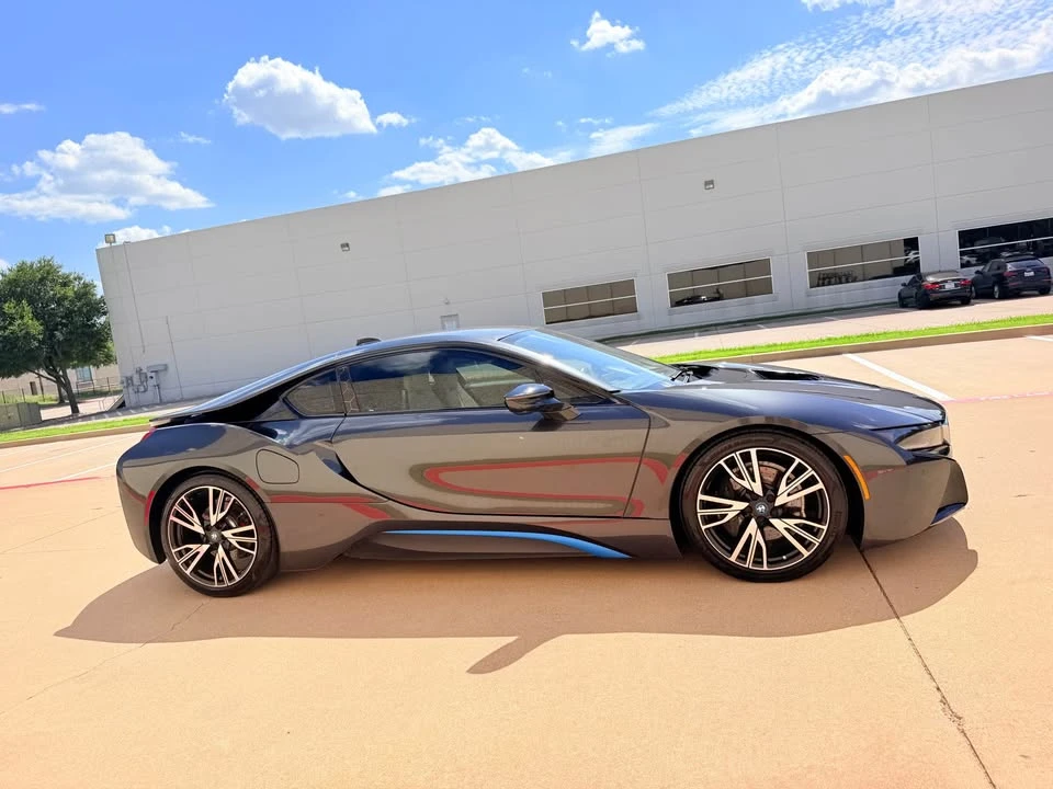 2015 BMW i8 - Image 12 of 20