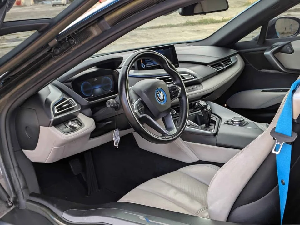 2015 BMW i8 - Image 8 of 9
