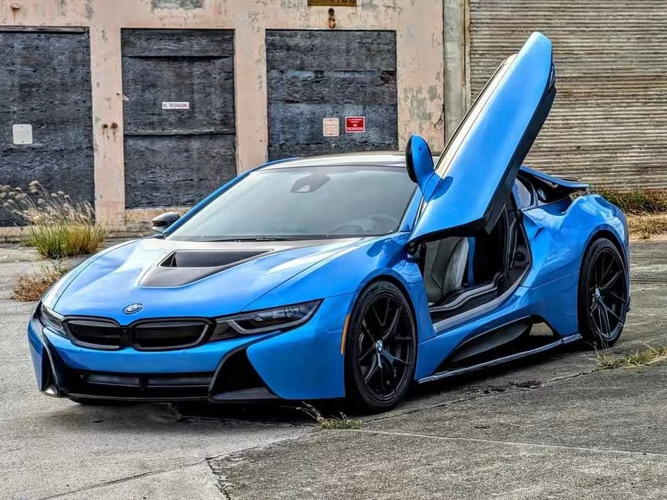 2015 BMW i8 - Image 2 of 8
