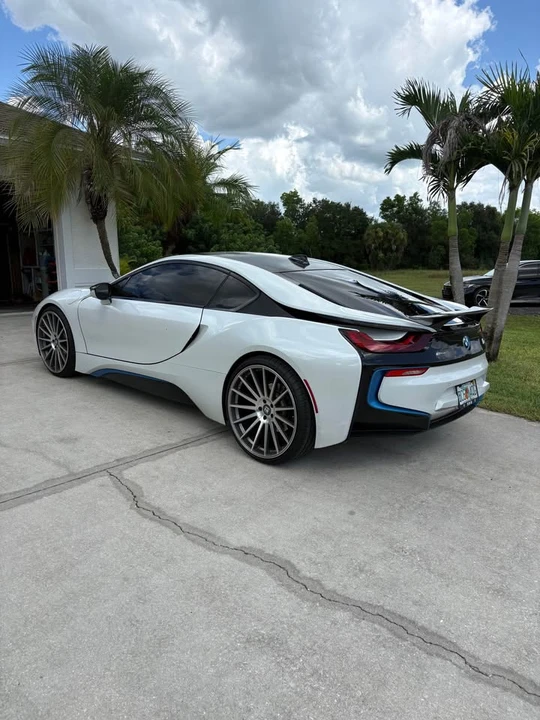 2015 BMW i8 - Image 18 of 20