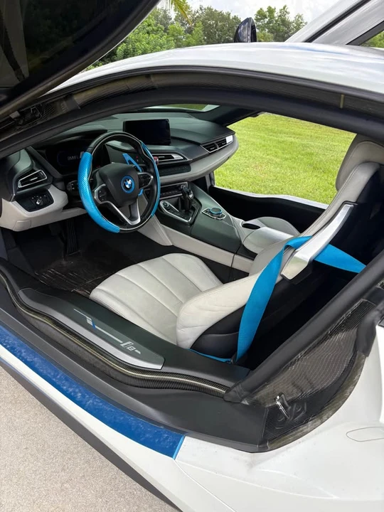 2015 BMW i8 - Image 4 of 20
