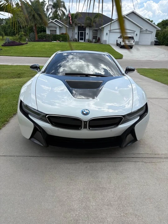 2015 BMW i8 - Image 16 of 20