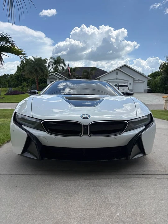 2015 BMW i8 - Image 15 of 20