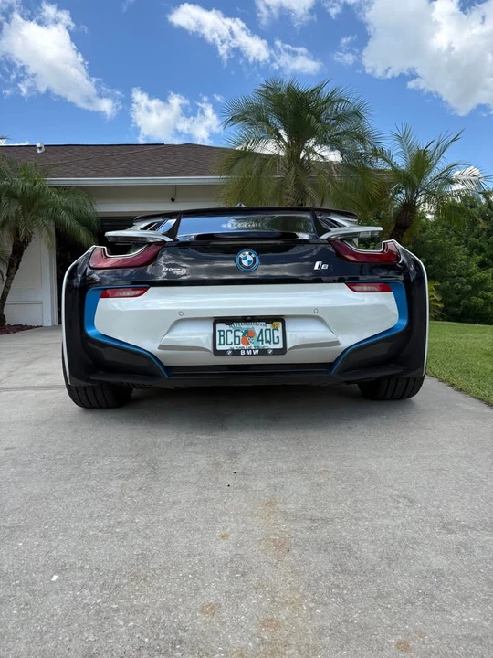 2015 BMW i8 - Image 13 of 20