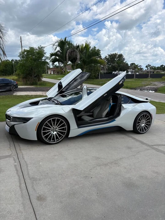 2015 BMW i8 - Image 7 of 20