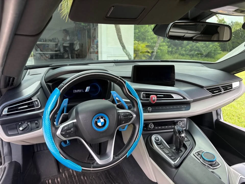 2015 BMW i8 - Image 11 of 20