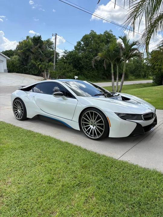 2015 BMW i8 - Image 12 of 20
