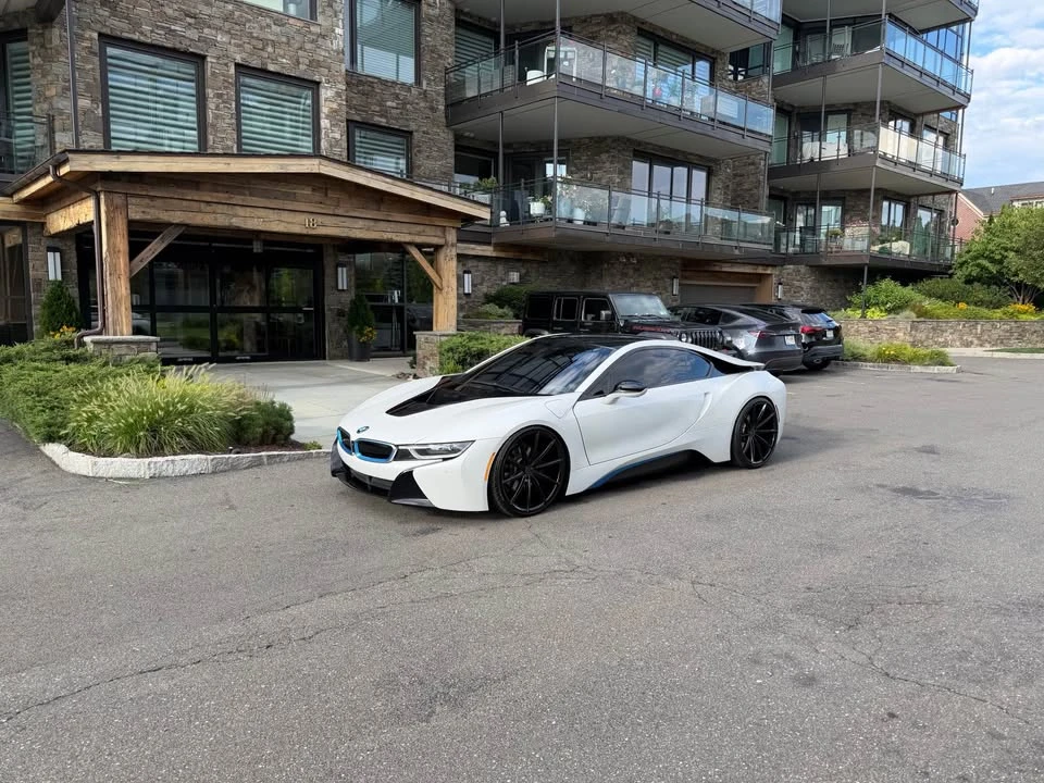 2015 BMW i8 - Image 13 of 16