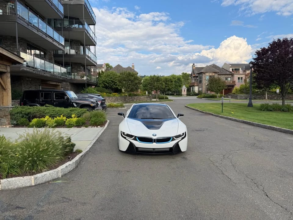 2015 BMW i8 - Image 12 of 16
