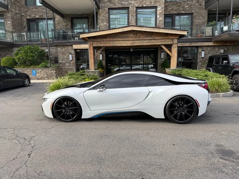 2015 BMW i8 - Image 9 of 16