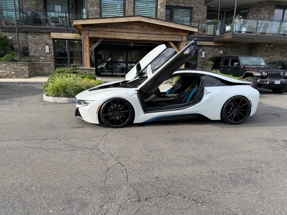 2015 BMW i8 - Image 10 of 16