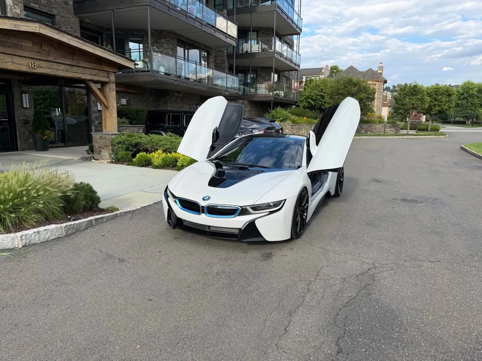 2015 BMW i8 - Image 11 of 16