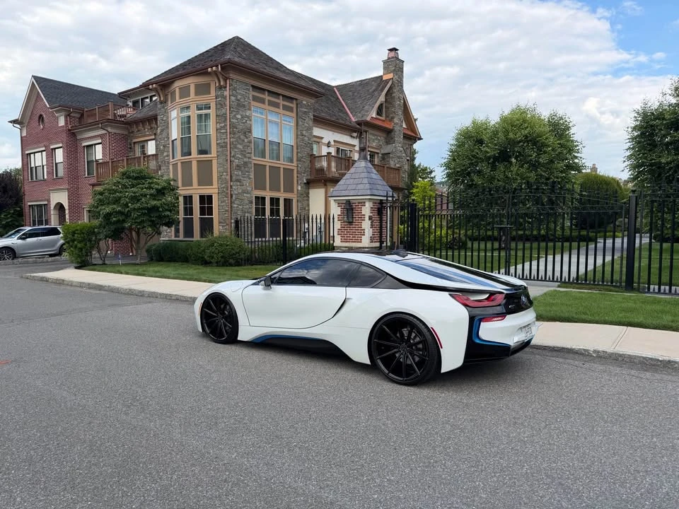 2015 BMW i8 - Image 2 of 16