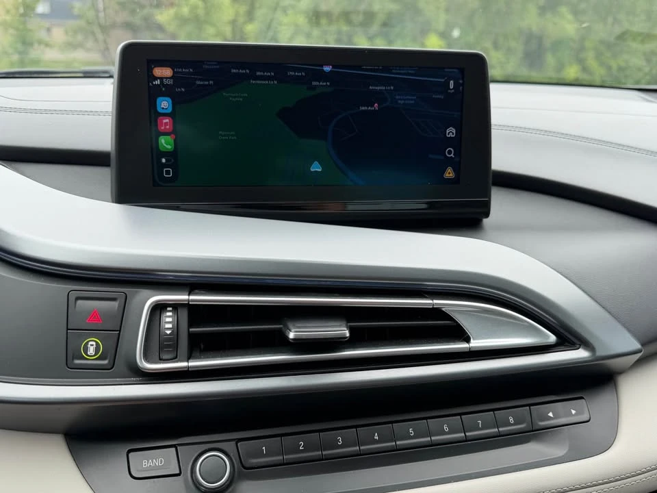2015 BMW i8 - Image 10 of 11