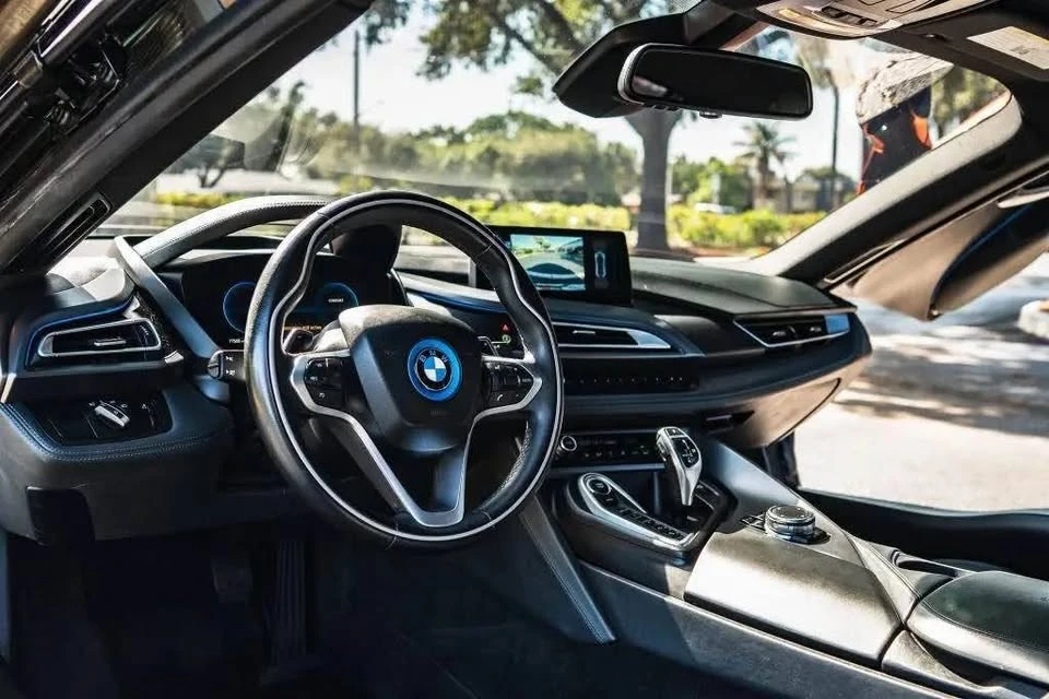 2015 BMW i8 - Image 6 of 14
