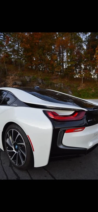 2015 BMW i8 - Image 4 of 6
