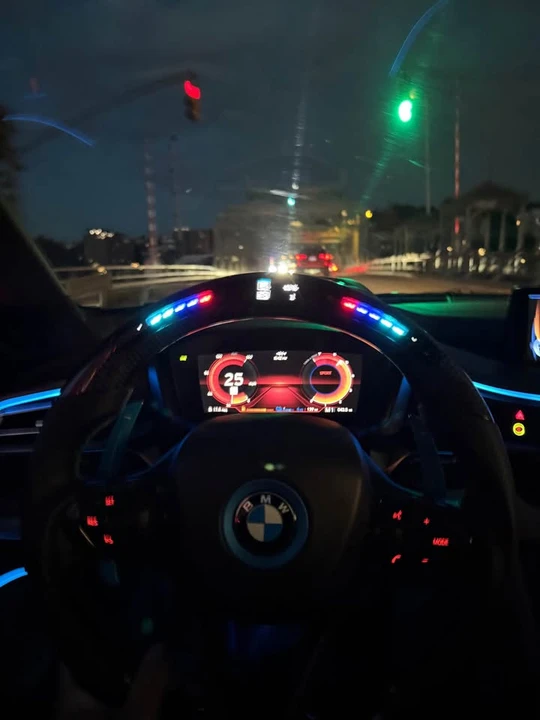 2015 BMW i8 - Image 16 of 16