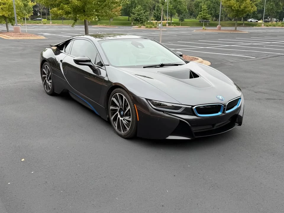 2015 BMW i8 - Image 2 of 11
