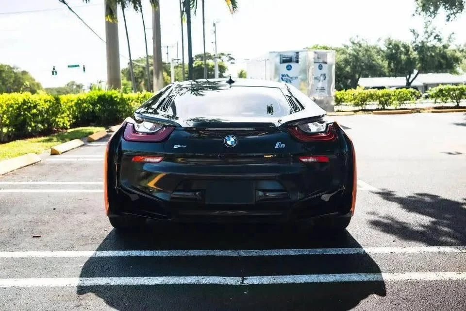 2015 BMW i8 - Image 14 of 14