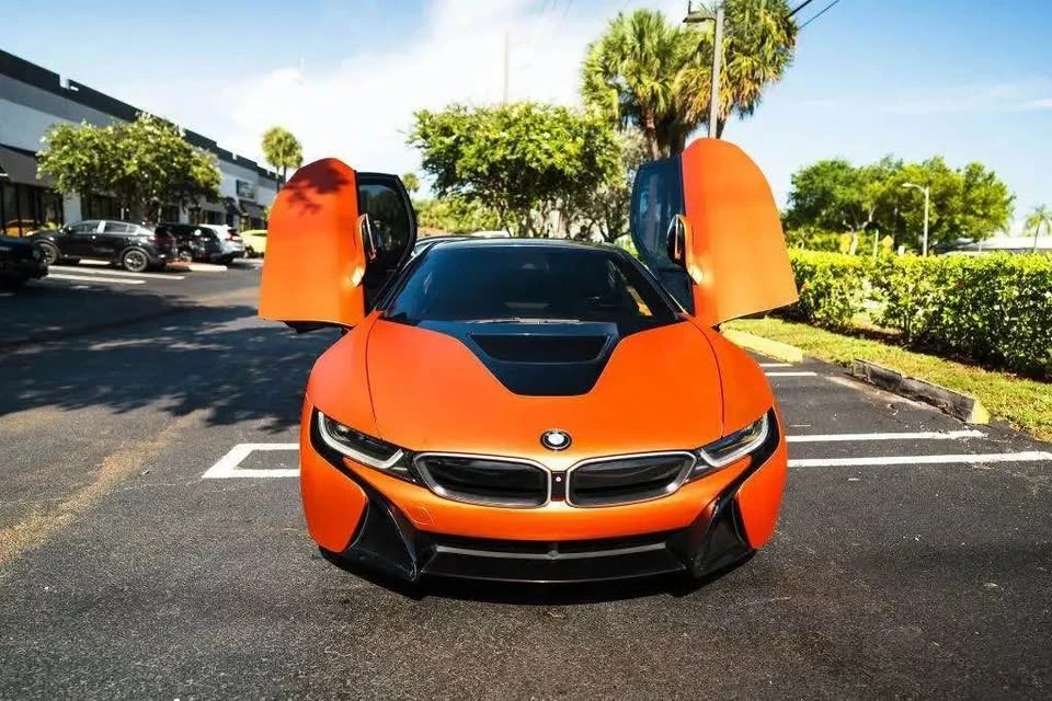 2015 BMW i8 - Image 11 of 14