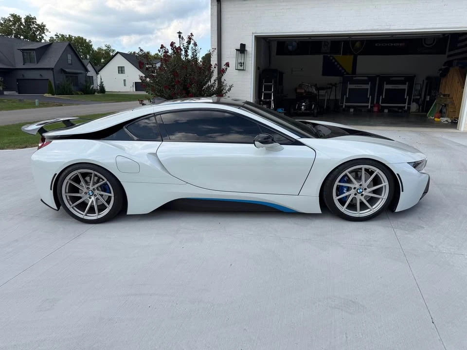2015 BMW i8 - Image 6 of 13
