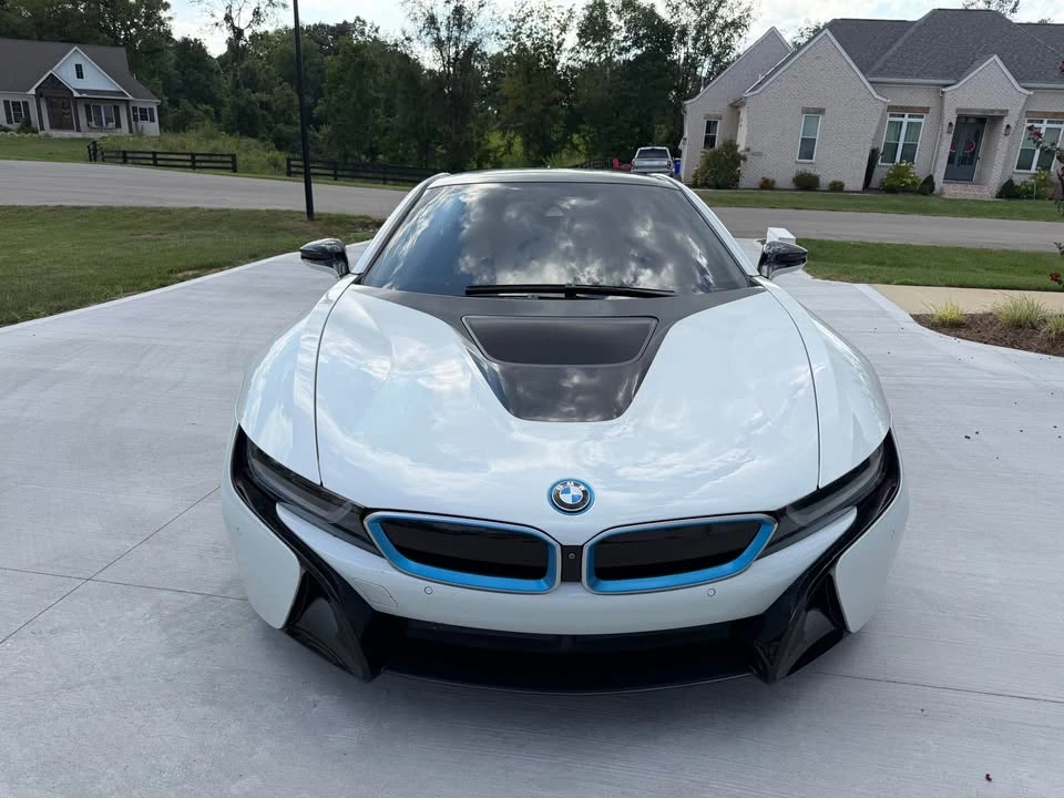 2015 BMW i8 - Image 4 of 13