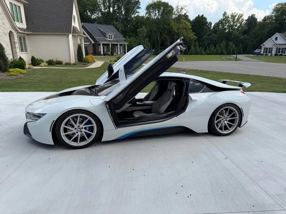 2015 BMW i8 - Image 2 of 13